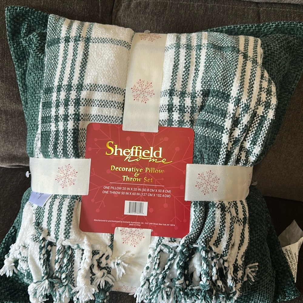 Sheffield home - Decorative Pillow & Throw Set